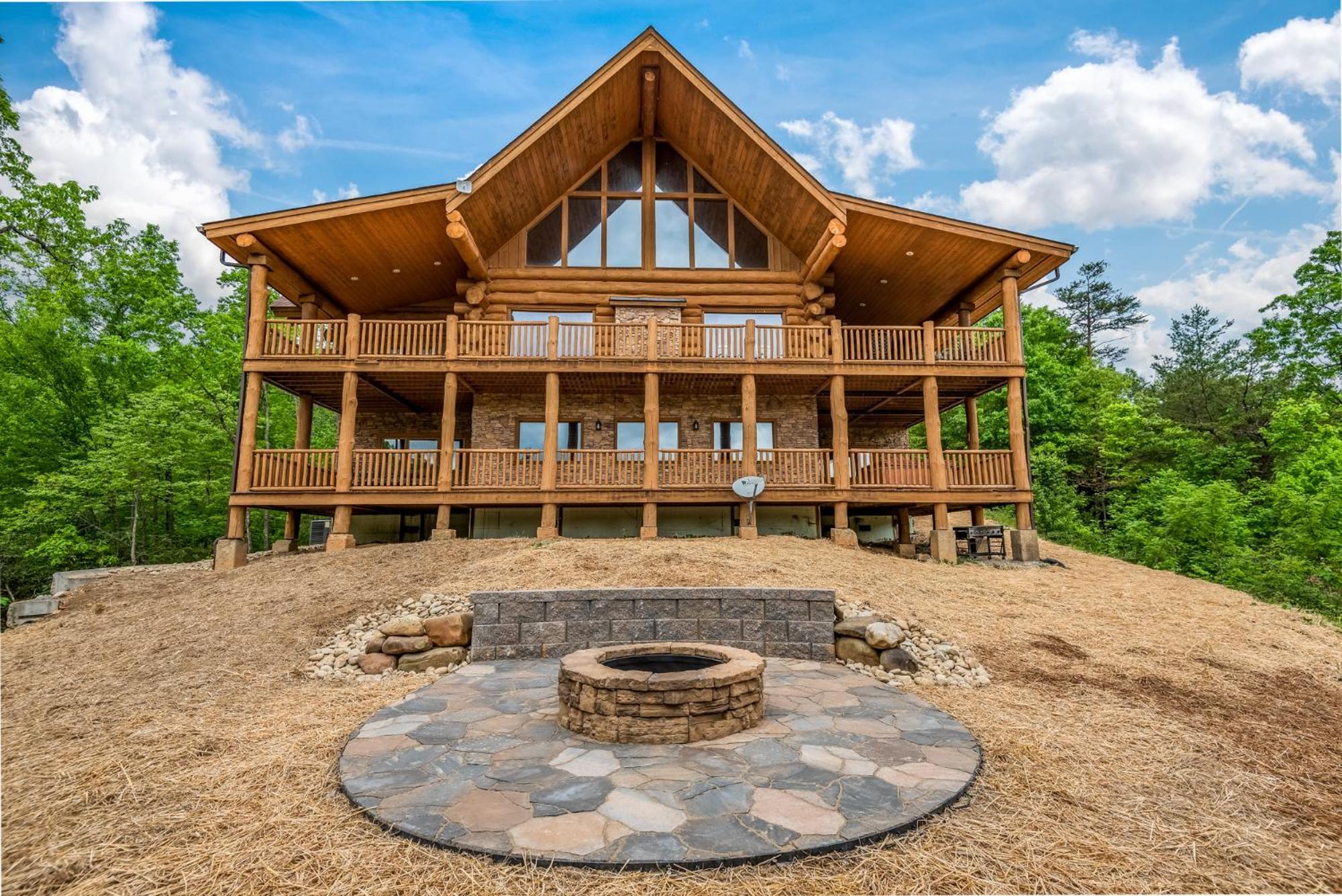 Big Bear Ridge Lodge - Breathtaking Mountain Views And Private Forest Scenes In Amazing Large Log Cabin 개틀린버그 외부 사진
