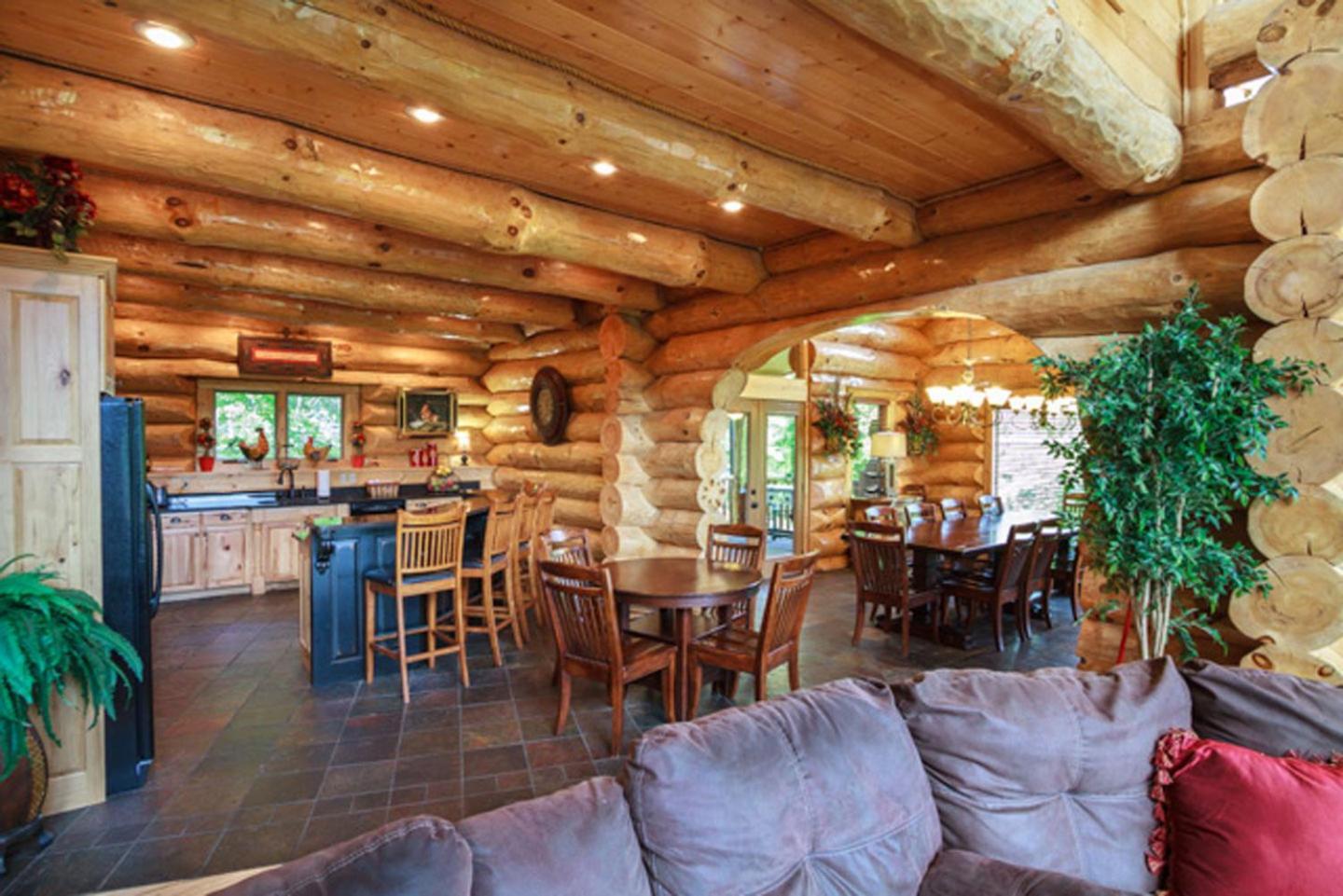 Big Bear Ridge Lodge - Breathtaking Mountain Views And Private Forest Scenes In Amazing Large Log Cabin 개틀린버그 외부 사진