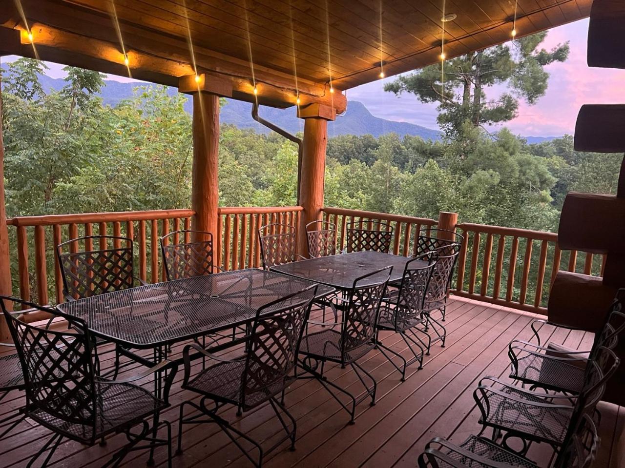 Big Bear Ridge Lodge - Breathtaking Mountain Views And Private Forest Scenes In Amazing Large Log Cabin 개틀린버그 외부 사진